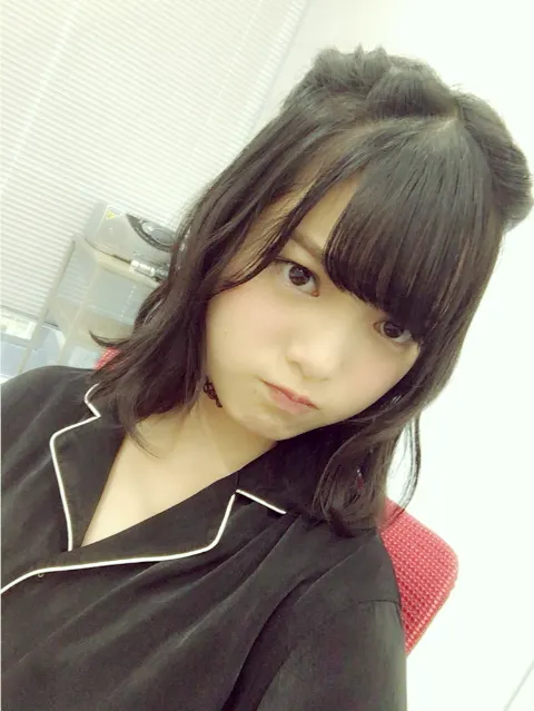 平手 友梨奈｜( .. )（2016-10-09）｜2枚目