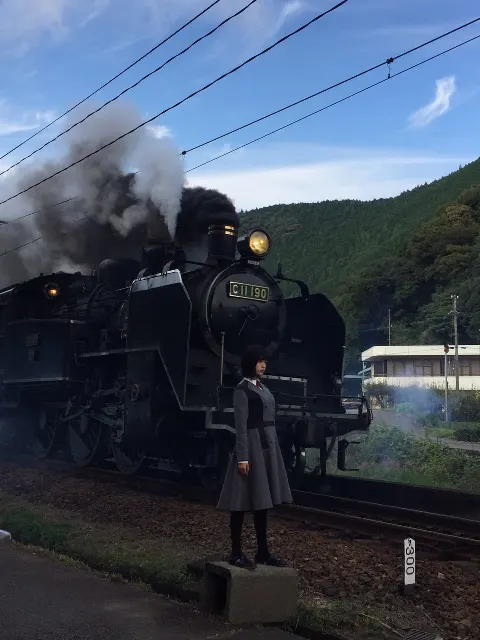 平手 友梨奈｜(_¨̮_)（2016-11-30）｜5枚目