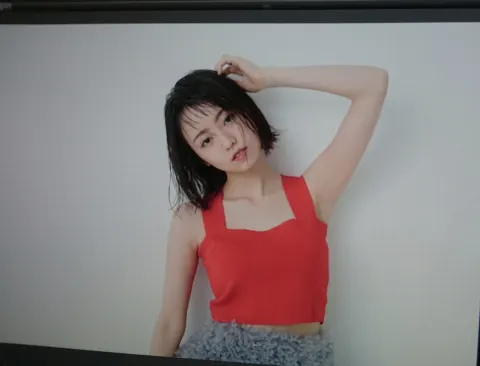 今泉 佑唯｜9変化👗（2018-01-13）｜2枚目