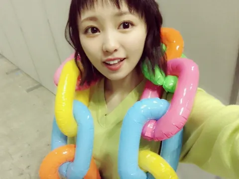 今泉 佑唯｜いつもいつも、1人で楽しみすぎててごめんね(><)（2018-02-13）｜9枚目