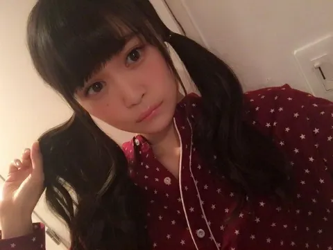 石森 虹花｜虹花からメールです\ ♪♪ /ぷるぷる二の腕☆*。（2017-02-07）