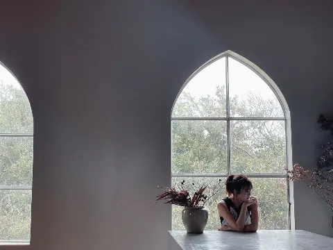 小林 由依｜夢国の世界に浸る＊（2021-04-22）｜3枚目