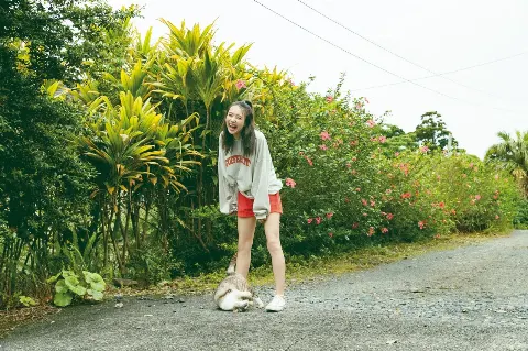 小林 由依｜✌🏻＊（2022-08-10）｜3枚目