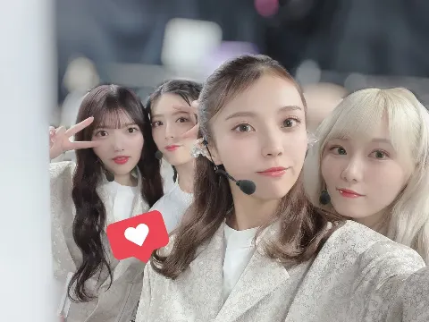 小林 由依｜🐅＊（2022-12-27）｜3枚目