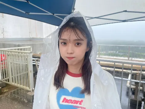 小林 由依｜☔️