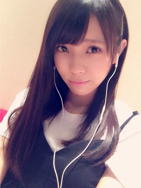 小林 由依｜何の曲を聴いているでしょう☆彡（2016-06-08）
