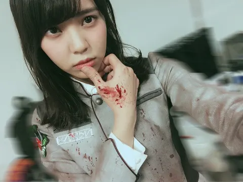 小林 由依｜パイナッポーは上がふさふさしてるのでアッポーと持ち方は違うよ☆彡（2016-10-30）｜2枚目