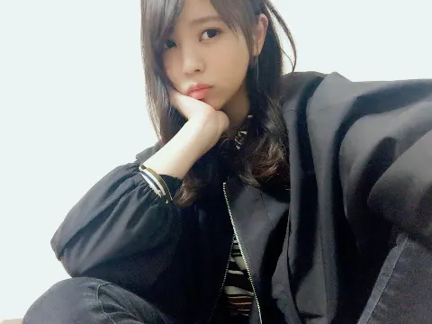小林 由依｜エイプリルフールってさ、4 月1日自体が嘘なんじゃない?ってことは今日は4月1 日じゃないよ。☆彡（2017-04-01）｜3枚目
