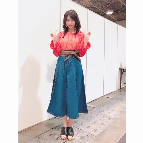 小林 由依｜冬は夏服が可愛く見えるし夏は冬服が可愛く見える現象☆彡（2017-05-16）｜3枚目