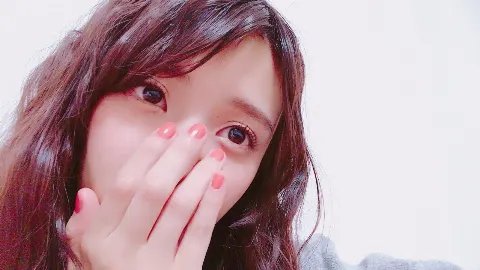小林 由依｜空いてる電車で窓側に立つの大好き☆彡（2017-05-06）｜2枚目
