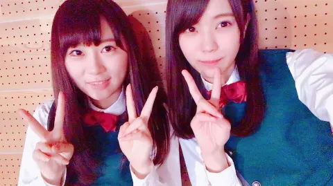 小林 由依｜今日は笑が多いね。でも真顔でわらって打ってるよ、笑☆彡（2017-05-18）