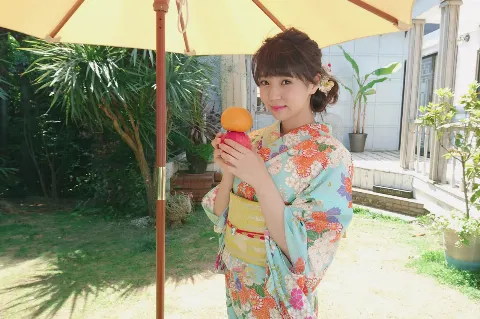 小林 由依｜まつげ美容液の付け方荒くてよくものもらいになる。でも気にしない☆彡（2017-07-09）｜2枚目