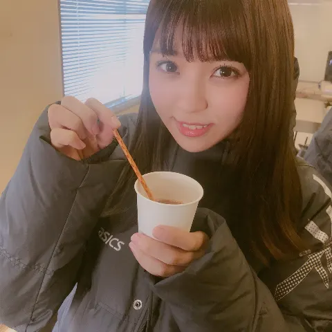 小林 由依｜メーダーカーの合唱は〜byずー。学校じゃない?byぽん。平和。☆彡（2018-01-31）