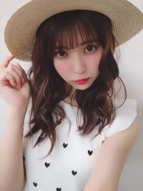 小林 由依｜カンカン帽子買おうかな☆彡（2018-05-23）｜2枚目