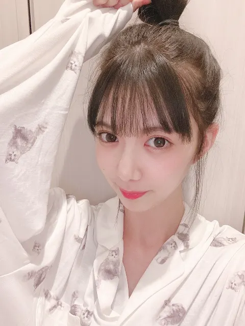 松平 璃子｜にゃん（2020-10-31）｜6枚目