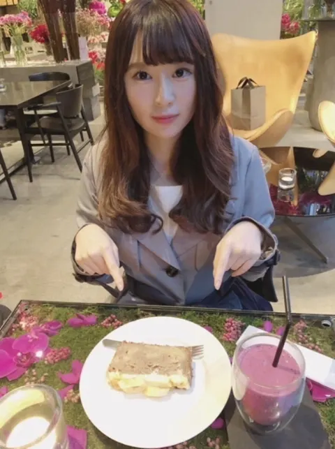 松平 璃子｜生クリーム食べられないって言ったら私も!ってなーこさんが言っ…（2019-04-24）｜2枚目