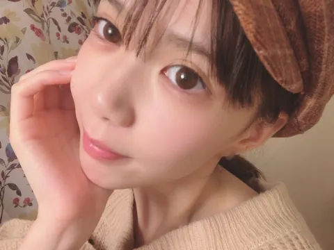 松平 璃子｜チェックのマフラー可愛いけど柄無しのマフラー大人っぽいですよね、挑戦したいな。（2019-10-24）｜2枚目