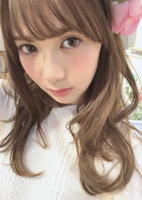 松平 璃子｜いっぱいの花束を抱きしめるの〜想像するだけでロマンティック🦑やき（2019-04-16）｜3枚目