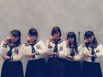 守屋 茜｜FNS歌謡祭（2015-12-17）｜3枚目