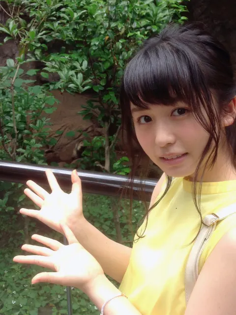 長濱 ねる｜珈琲、102（2016-07-18）｜2枚目