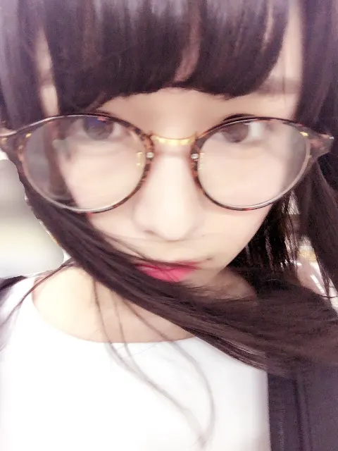 長濱 ねる｜プリーツスカート、119（2016-08-27）｜2枚目