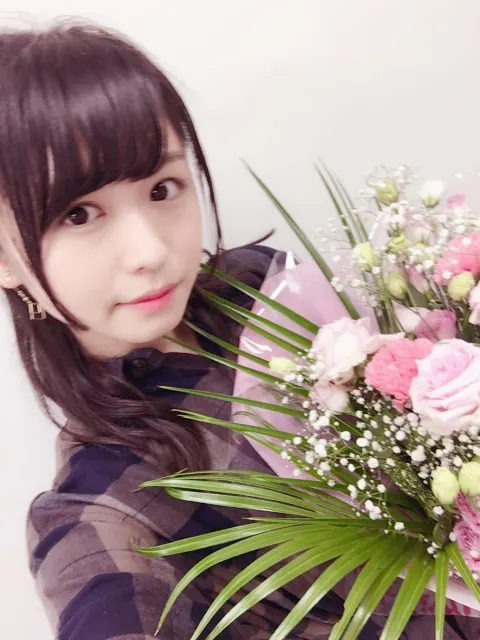 長濱 ねる｜花束、125（2016-09-13）｜3枚目