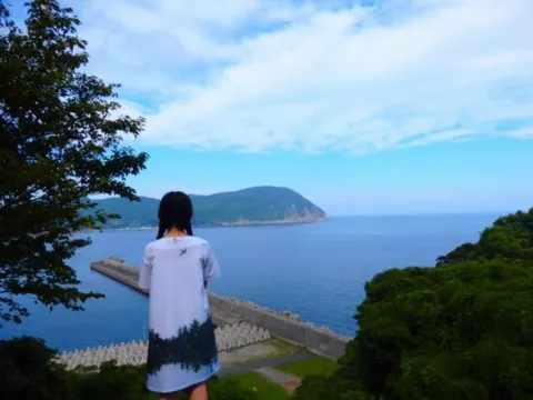 長濱 ねる｜桜色、126（2016-09-14）｜3枚目