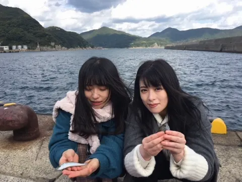 長濱 ねる｜ヘッドホン、525（2017-12-19）｜4枚目