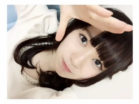 長沢 菜々香｜つらい。（2016-02-10）｜3枚目
