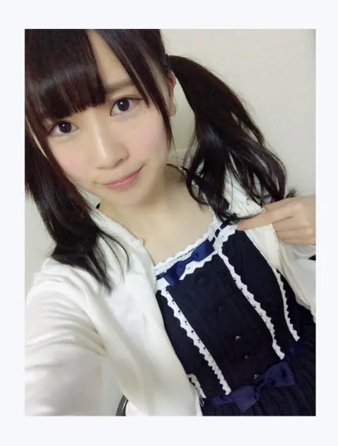 長沢 菜々香｜セーラー服。（2016-03-12）｜2枚目