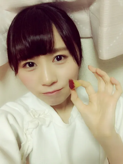 長沢 菜々香｜└( ╮╯╭┐┘)┌ﾎﾟﾃﾎﾟﾃ（2017-01-13）｜3枚目