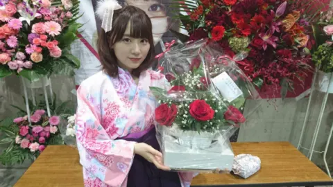 長沢 菜々香｜袴とドレス👘👗（2018-01-10）｜7枚目