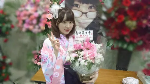 長沢 菜々香｜袴とドレス👘👗（2018-01-10）｜8枚目