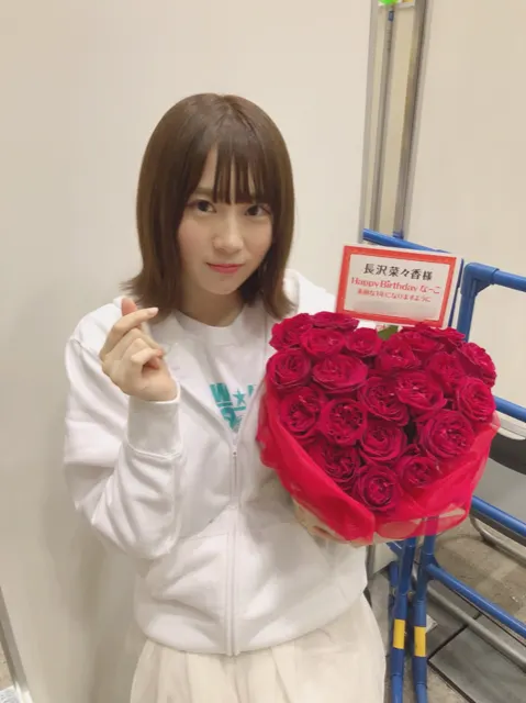 長沢 菜々香｜お花畑2（2018-04-24）｜2枚目