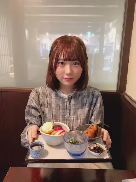 長沢 菜々香｜いっぱい食べる君が好き〜（2018-05-03）｜2枚目