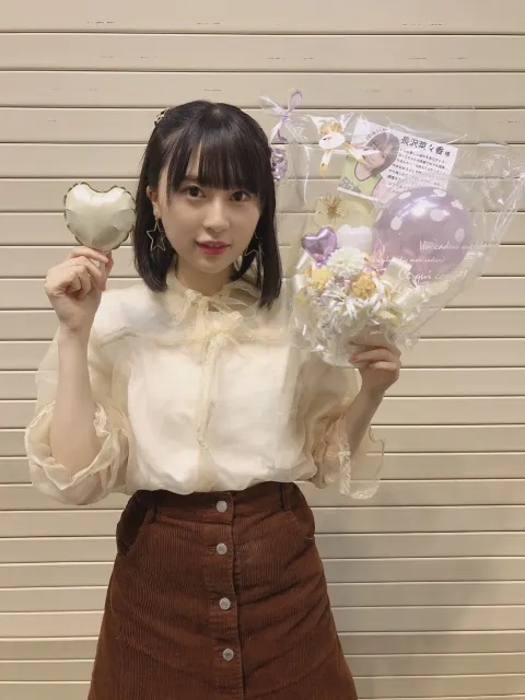 長沢 菜々香｜お花とぺーと。（2018-11-06）｜4枚目