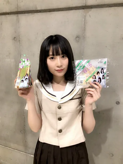 長沢 菜々香｜パンを食べたら幸せになるよねってぺーちゃんによく言われます🌭（2018-12-07）