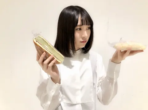 長沢 菜々香｜パンを食べたら幸せになるよねってぺーちゃんによく言われます🌭（2018-12-07）｜2枚目