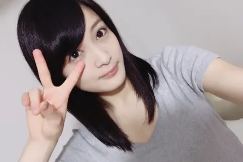 織田 奈那｜黒みる貝（2017-04-20）｜4枚目