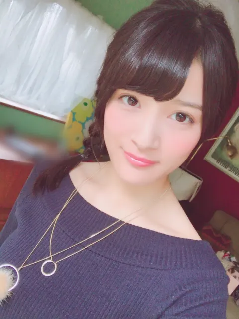 織田 奈那｜沼津駅（2017-09-30）｜2枚目