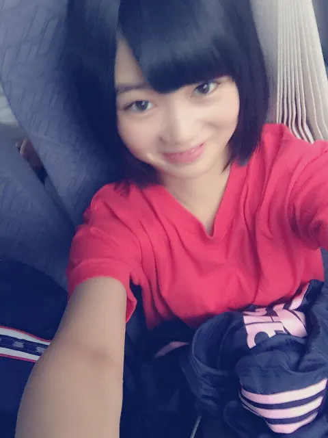 尾関 梨香｜最近携帯の充電の減りが早いです〜111〜（2016-03-27）