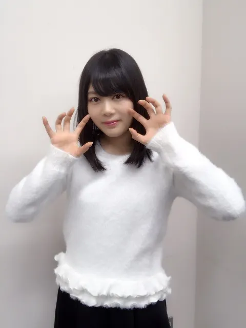 尾関 梨香｜あたらしいにゅーばらんす買おうか迷う〜300〜（2017-02-23）