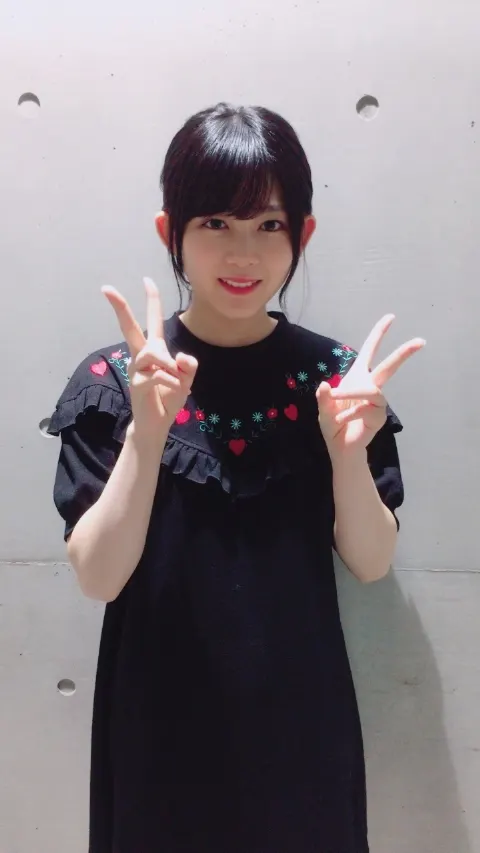尾関 梨香｜握手会ありがとうございました。顎の関節を痛めていたのであまり…（2017-05-28）｜2枚目