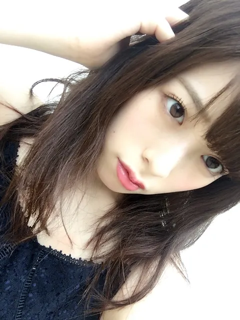 齋藤 冬優花｜＼︎︎ハッスルプレスあなたはどちらが好きですか?番外編オフショット〜❤︎︎251/（2016-08-01）｜2枚目