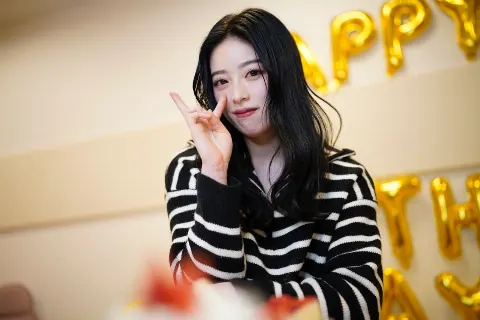 齋藤 冬優花｜🥳🎂💛（2022-02-16）｜5枚目