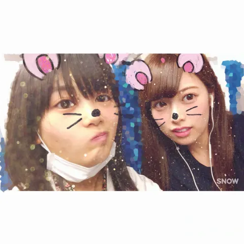 齋藤 冬優花｜＼︎︎ケータイの充電器って昔は型にはめて置くやつでしたよね?…（2016-09-22）｜3枚目