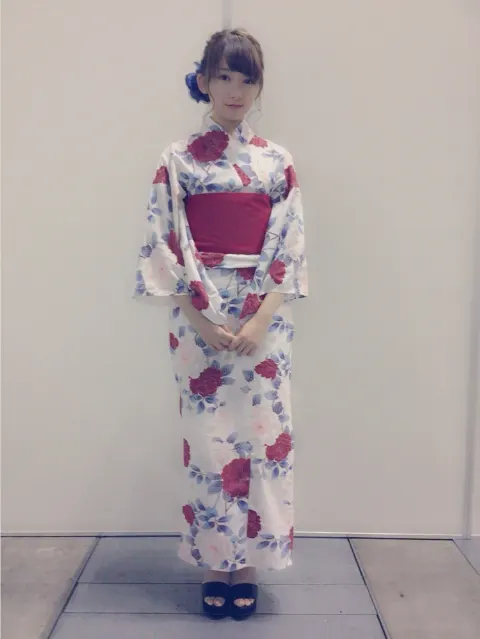 佐藤 詩織｜らすと握手。（2016-06-27）｜2枚目