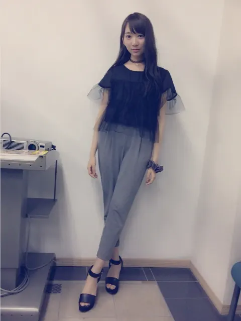 佐藤 詩織｜握手会。私服。（2016-07-15）｜2枚目