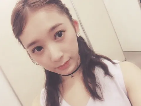 佐藤 詩織｜個別握手会。（2016-09-12）｜3枚目