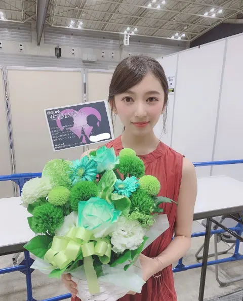 佐藤 詩織｜個握。🌈🌸🎂🎉（2019-06-04）｜4枚目